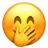 与微笑的眼睛和手覆盖物嘴的微笑的面孔