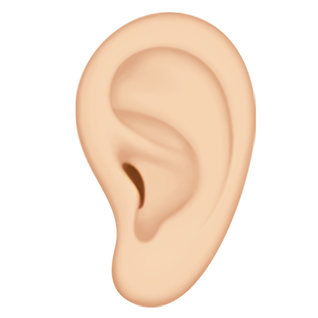 Ear: Light Skin Tone